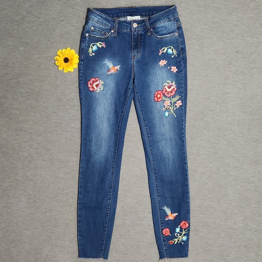 For the REPUBLIC High Rise Curvy Skinny Floral Embroidered Denim Summer Jeans